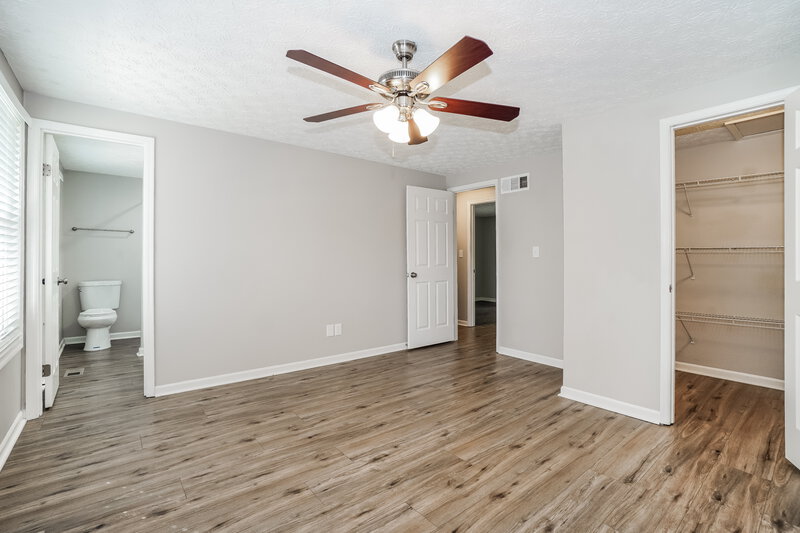 2,150/Mo, 3220 Westmills Dr Columbus, OH 43204 Main Bedroom View