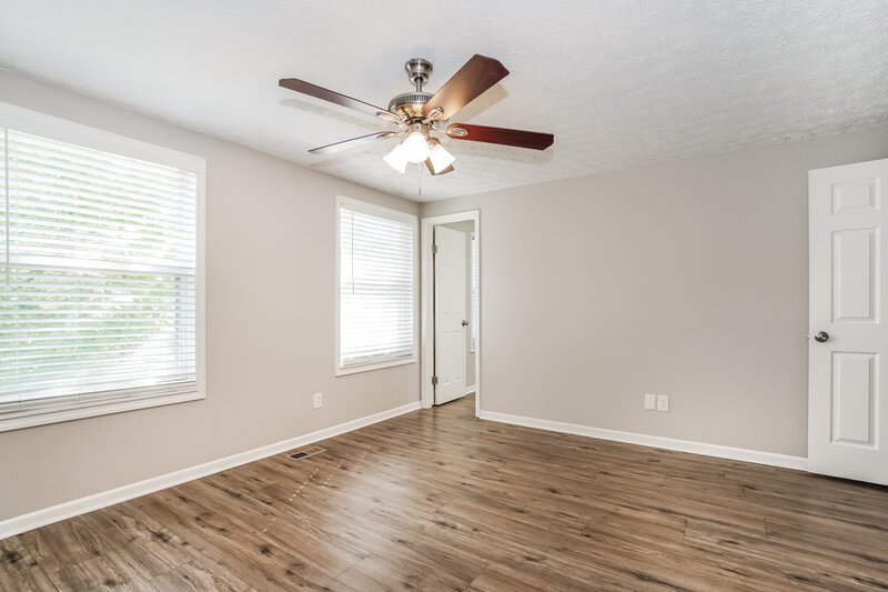 2,150/Mo, 3220 Westmills Dr Columbus, OH 43204 Main Bedroom View 2