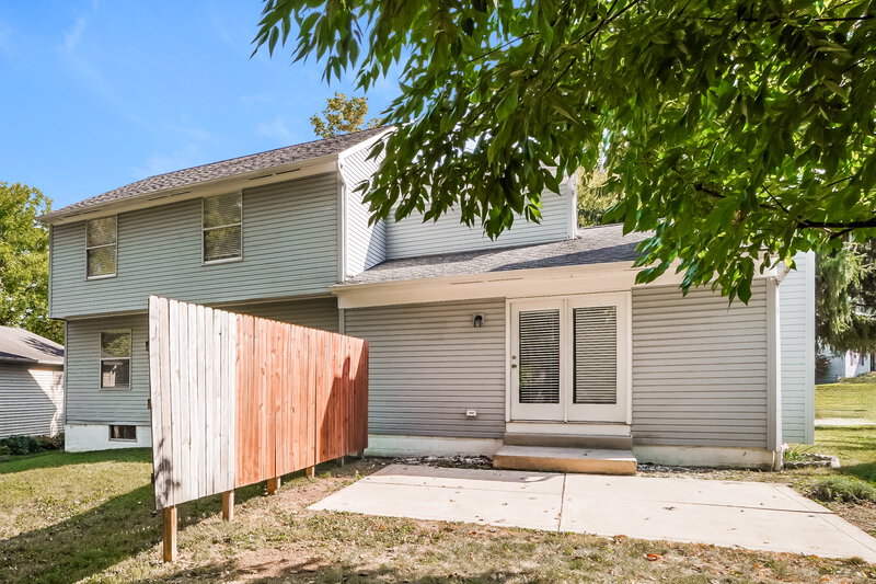 2,150/Mo, 3220 Westmills Dr Columbus, OH 43204 Rear View