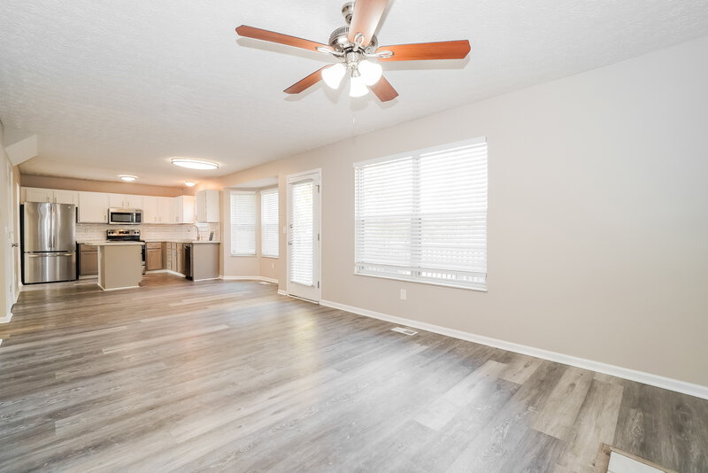 2,245/Mo, 5364 Whirlwind Cove Dr Hilliard, OH 43026 Living Room View 2