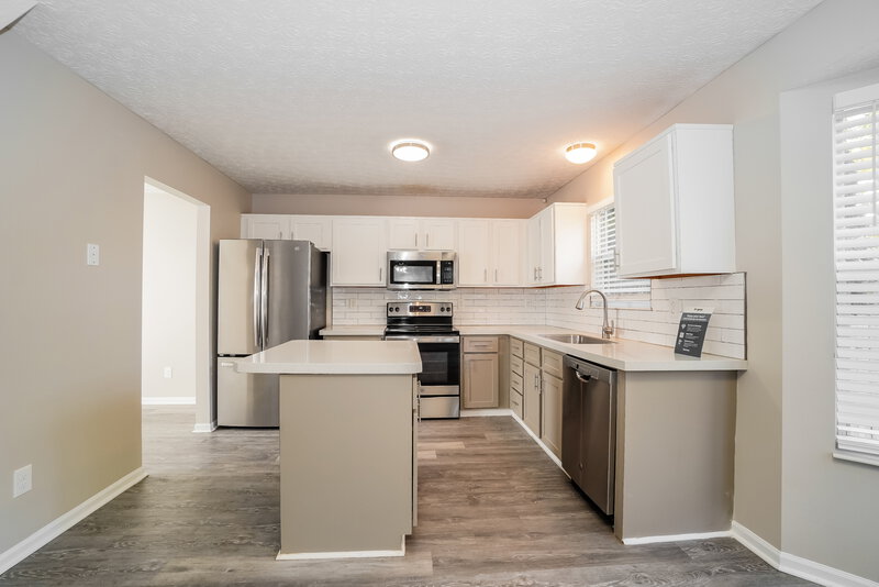 2,245/Mo, 5364 Whirlwind Cove Dr Hilliard, OH 43026 Kitchen View 2