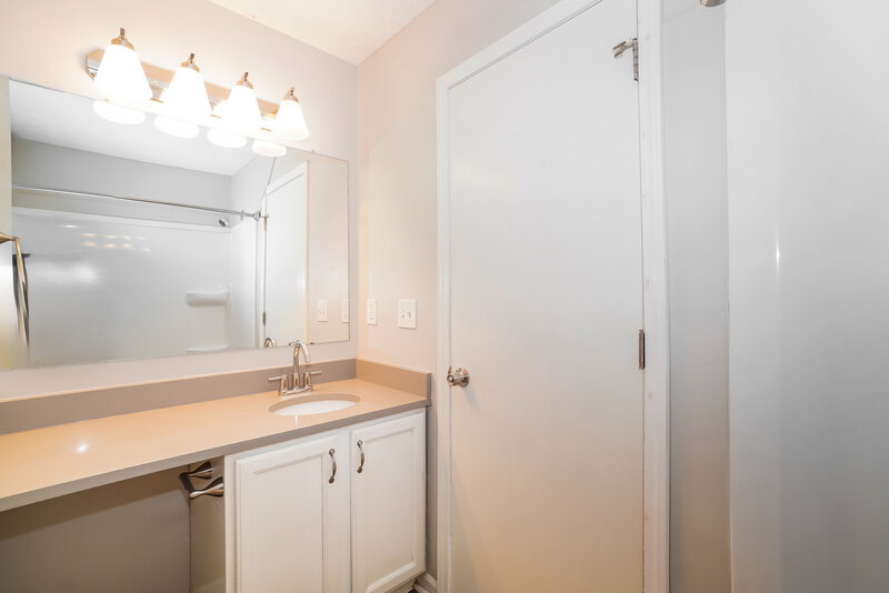 2,245/Mo, 5364 Whirlwind Cove Dr Hilliard, OH 43026 Main Bathroom View