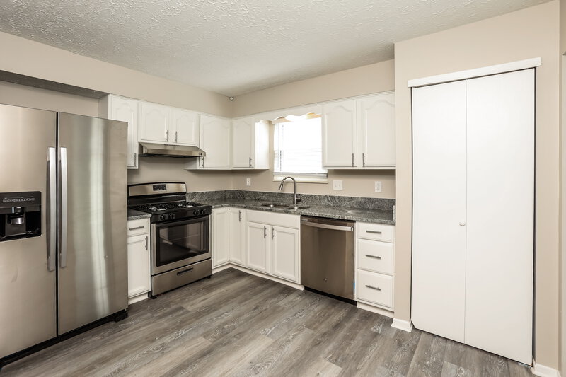 2,115/Mo, 3048 Bocastle Ct Reynoldsburg, OH 43068 Kitchen View