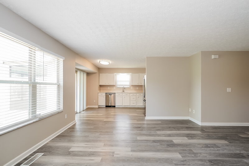 2,545/Mo, 1097 Leclerc Pl Galloway, OH 43119 Living Room View 2
