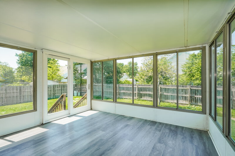 2,545/Mo, 1097 Leclerc Pl Galloway, OH 43119 Sun Room View