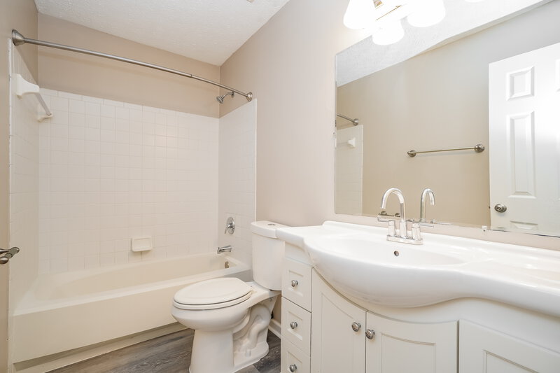 2,545/Mo, 1097 Leclerc Pl Galloway, OH 43119 Bathroom View