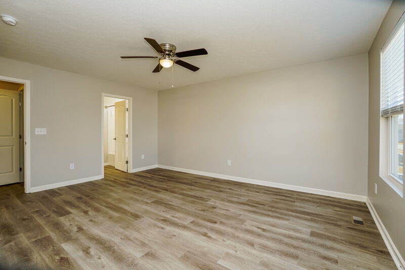 2,230/Mo, 259 Glen Crossing Dr Etna, OH 43062 Main Bedroom View 2