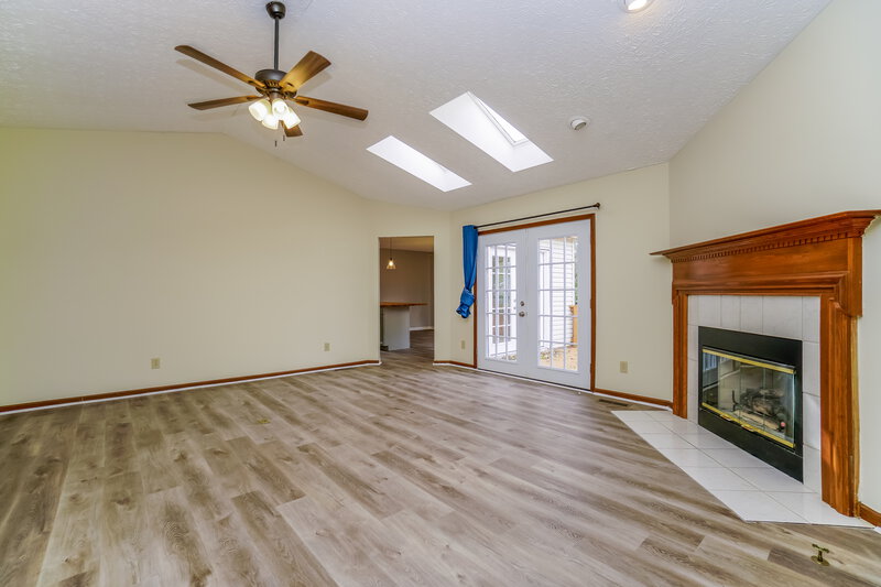 2,665/Mo, 6809 Riverside Glen Ct Dublin, OH 43017 Living Room View 3