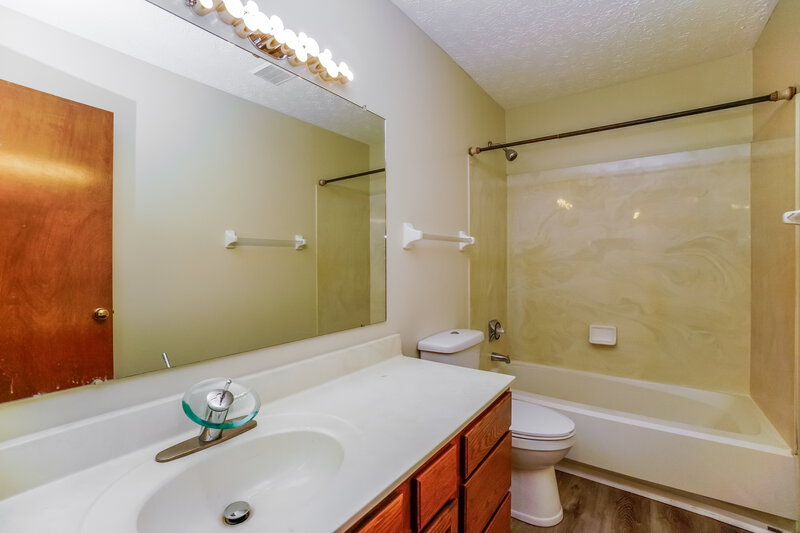 2,665/Mo, 6809 Riverside Glen Ct Dublin, OH 43017 Bathroom View