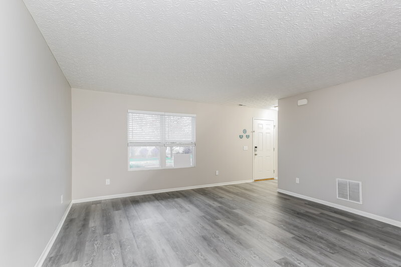 1,930/Mo, 1414 Ithaca Dr Columbus, OH 43228 Living Room View