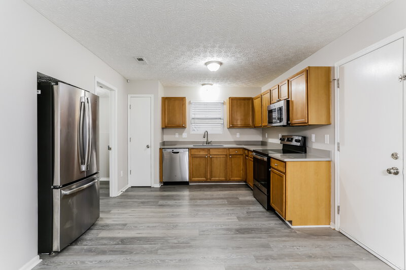 1,930/Mo, 1414 Ithaca Dr Columbus, OH 43228 Kitchen View 2