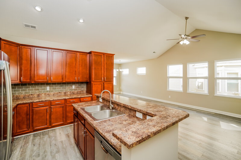 1,965/Mo, 4524 Grand Strand Dr Grove City, OH 43123 Kitchen View 3