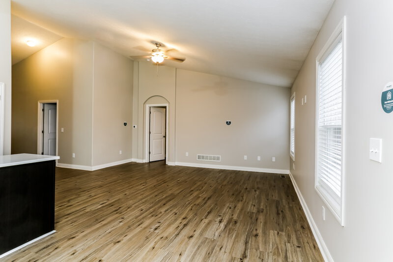 2,535/Mo, 349 Cloverhill Dr Galloway, OH 43119 Living Room View