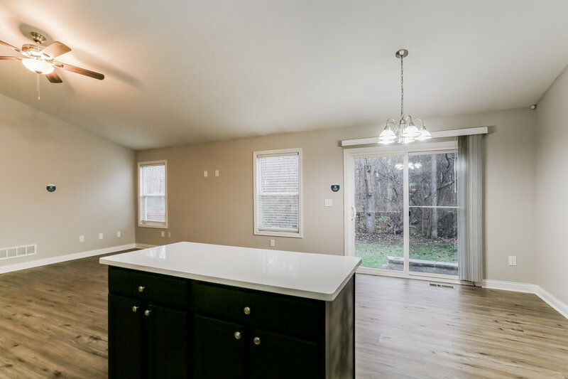 2,535/Mo, 349 Cloverhill Dr Galloway, OH 43119 Kitchen View