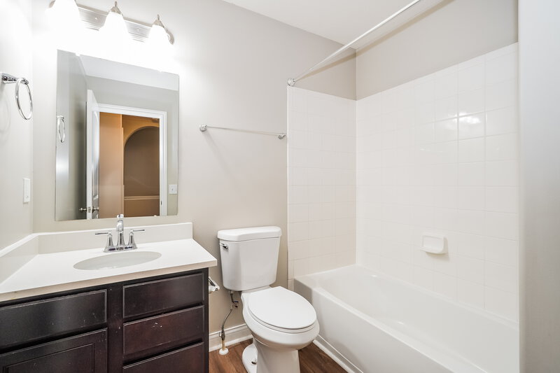 2,520/Mo, 349 Cloverhill Dr Galloway, OH 43119 Bathroom View