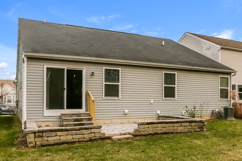 2,535/Mo, 349 Cloverhill Dr Galloway, OH 43119 Rear View