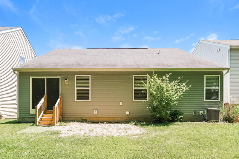 2,520/Mo, 349 Cloverhill Dr Galloway, OH 43119 Rear View 2