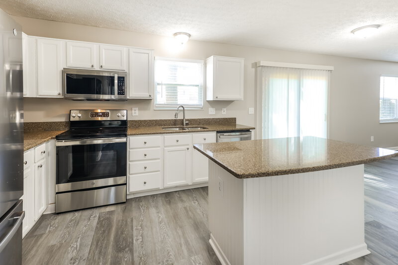 2,250/Mo, 448 Springwood Lake Dr Gahanna, OH 43230 Kitchen View 2