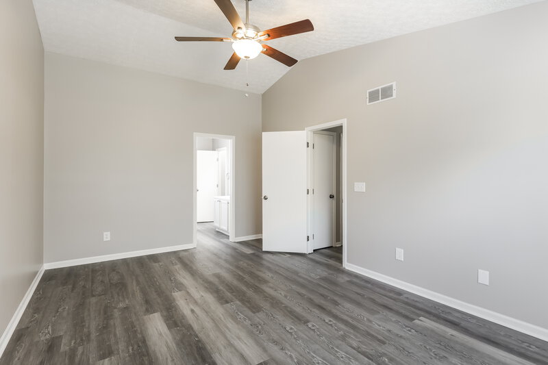 2,250/Mo, 448 Springwood Lake Dr Gahanna, OH 43230 Main Bedroom View