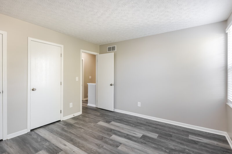 2,250/Mo, 448 Springwood Lake Dr Gahanna, OH 43230 Bedroom View 2