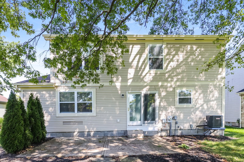 2,250/Mo, 448 Springwood Lake Dr Gahanna, OH 43230 Rear View