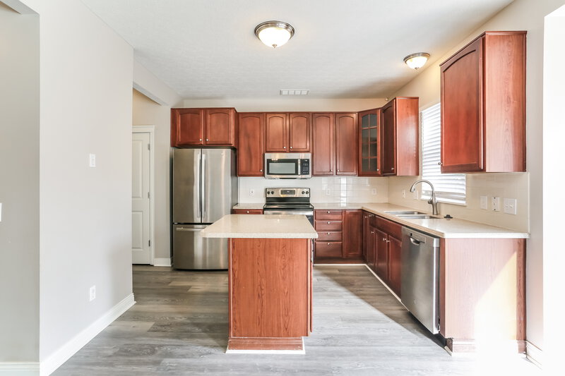 2,365/Mo, 585 Bettmann Street Delaware, OH 43015 Kitchen View