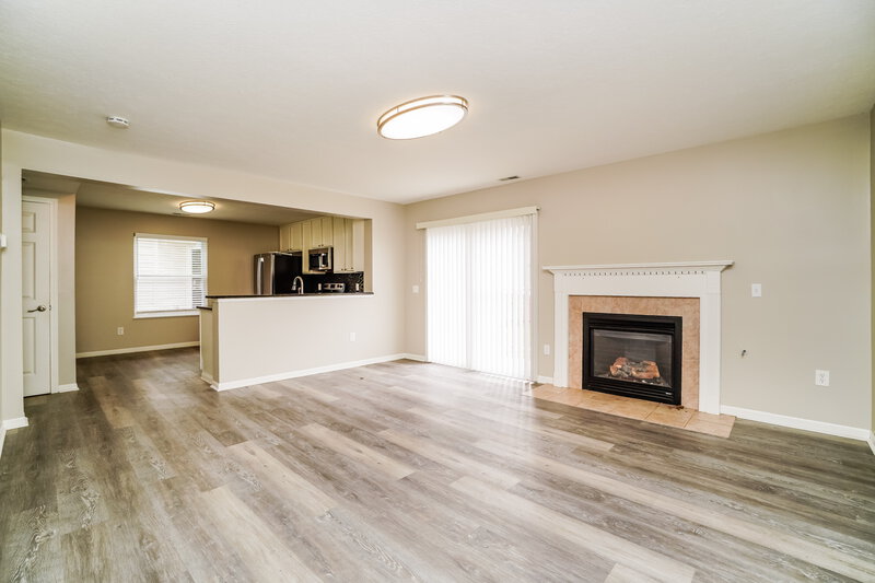 1,875/Mo, 6857 Tumbleweed Ln Canal Winchester, OH 43110 Living Room View 2