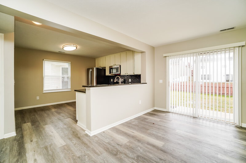 1,875/Mo, 6857 Tumbleweed Ln Canal Winchester, OH 43110 Dining Room View 2