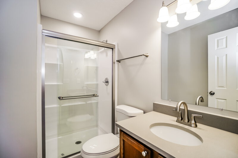 2,575/Mo, 1713 Willowpark Ct Powell, OH 43065 Main Bathroom View