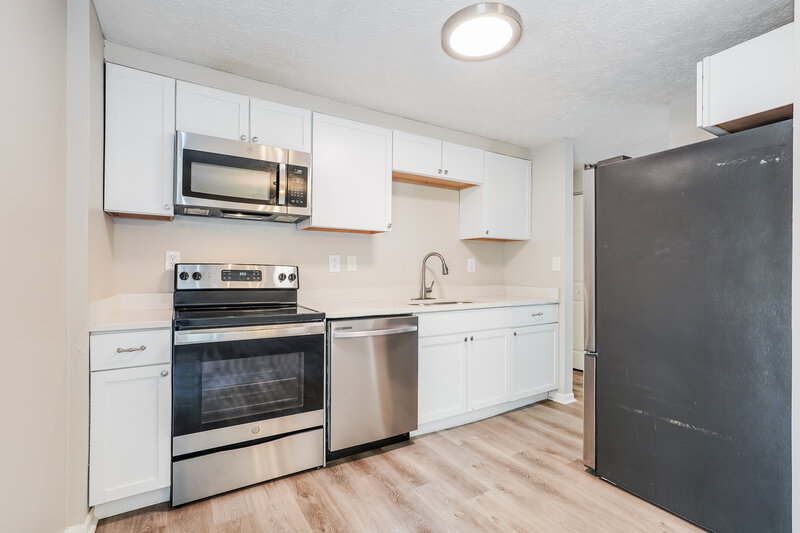 2,220/Mo, 6978 Britwell Ln Reynoldsburg, OH 43068 Kitchen View