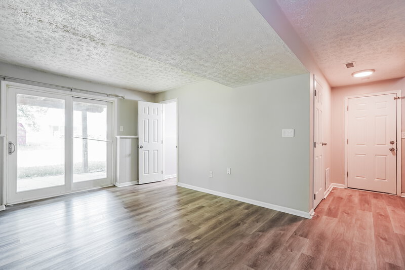 2,220/Mo, 6978 Britwell Ln Reynoldsburg, OH 43068 Family Room View