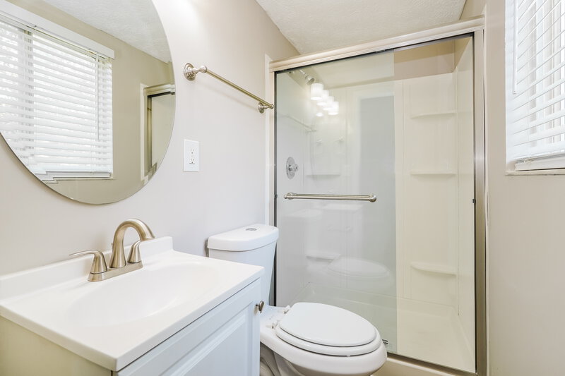 2,220/Mo, 6978 Britwell Ln Reynoldsburg, OH 43068 Bathroom View