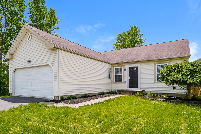 2,185/Mo, 6275 Pritchard Dr Galloway, OH 43119 Front View