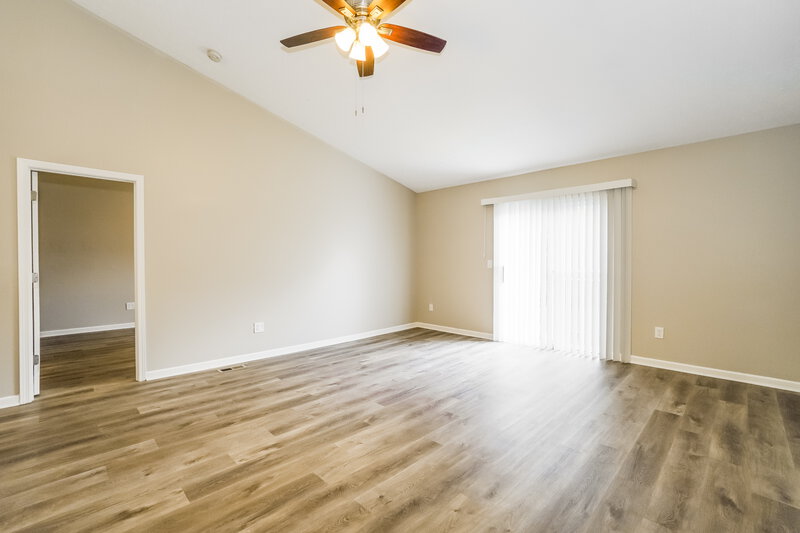 2,185/Mo, 6275 Pritchard Dr Galloway, OH 43119 Living Room View 2