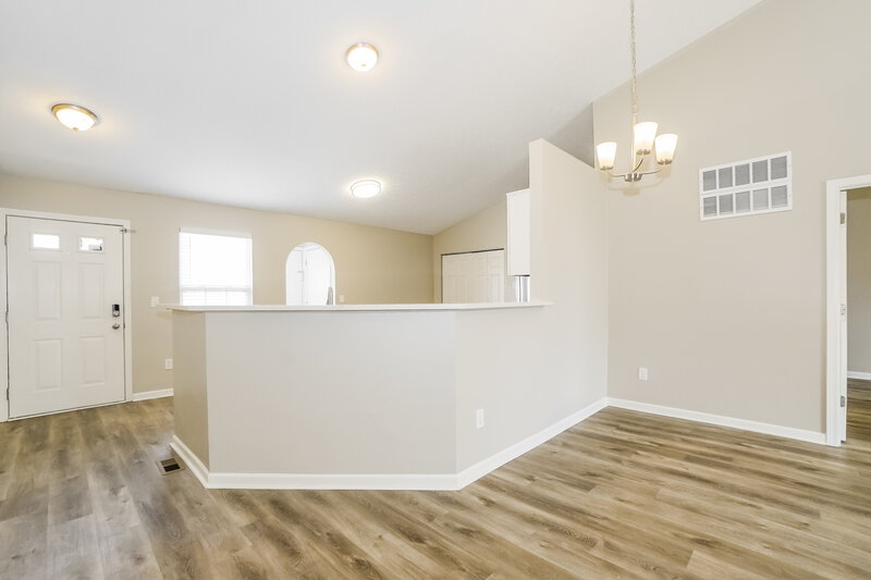 2,185/Mo, 6275 Pritchard Dr Galloway, OH 43119 Dining Room View 2