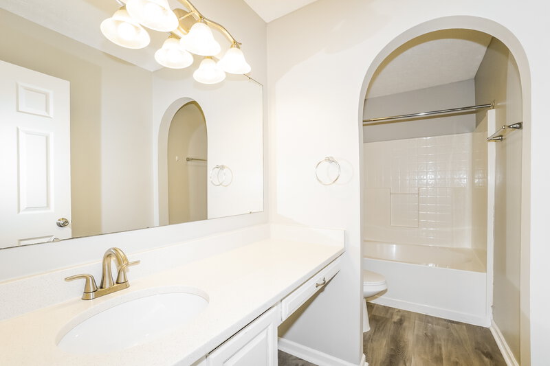 2,185/Mo, 6275 Pritchard Dr Galloway, OH 43119 Main Bathroom View