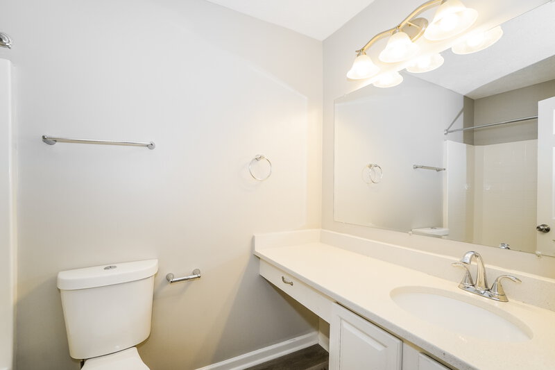 2,185/Mo, 6275 Pritchard Dr Galloway, OH 43119 Bathroom View