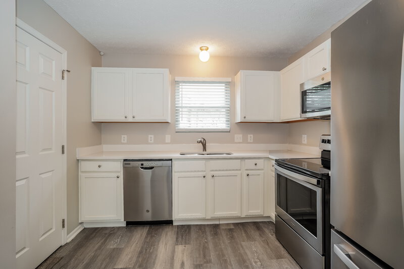 2,285/Mo, 8752 Arrowtip Ln Lewis Center, OH 43035 Kitchen View 2