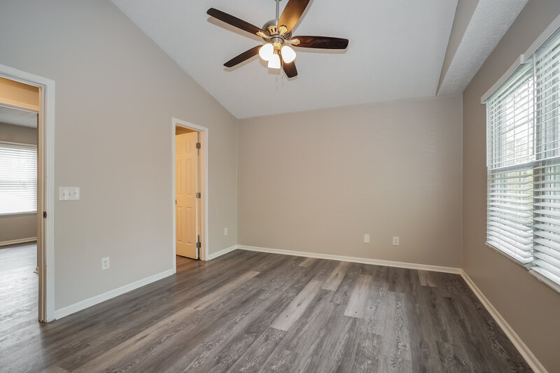 2,285/Mo, 8752 Arrowtip Ln Lewis Center, OH 43035 Main Bedroom View 2