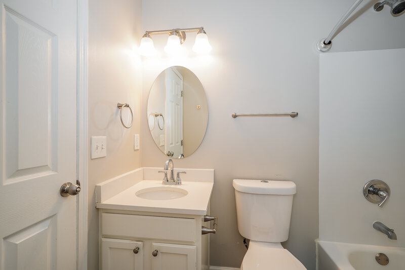 2,285/Mo, 8752 Arrowtip Ln Lewis Center, OH 43035 Bathroom View