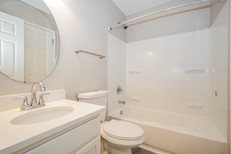 2,285/Mo, 8752 Arrowtip Ln Lewis Center, OH 43035 Bathroom View 2