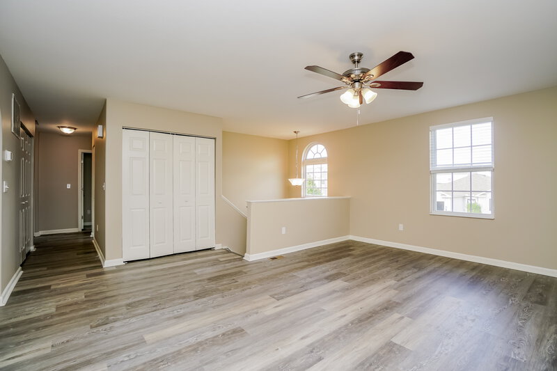 2,050/Mo, 6303 Greenhaven Ave Galloway, OH 43119 Living Room View