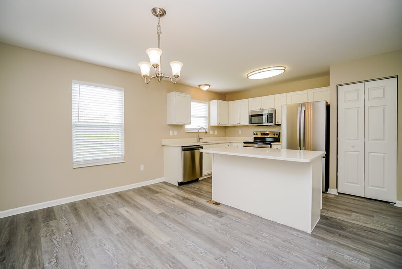 2,050/Mo, 6303 Greenhaven Ave Galloway, OH 43119 Dining Room View