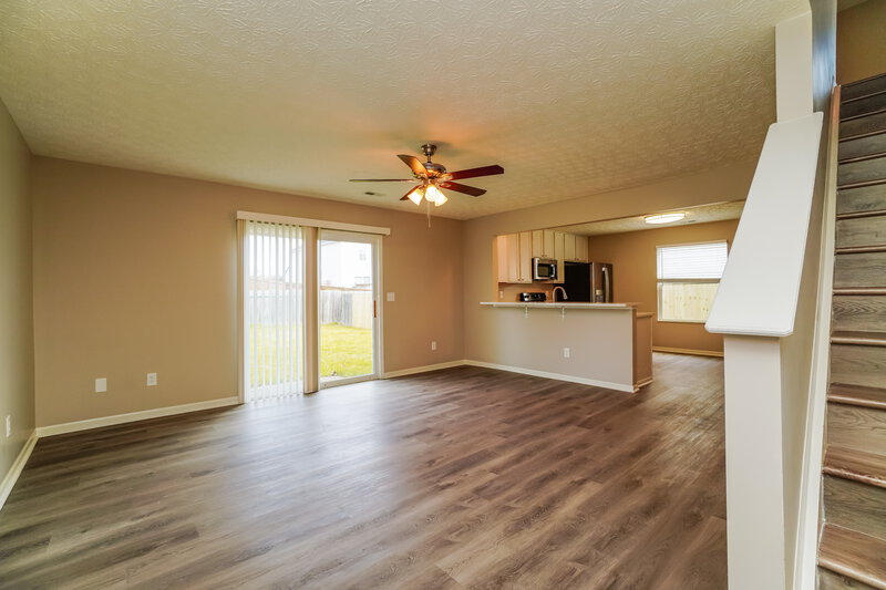 2,005/Mo, 3158 Kings Realm Ave Columbus, OH 43232 Living Room View