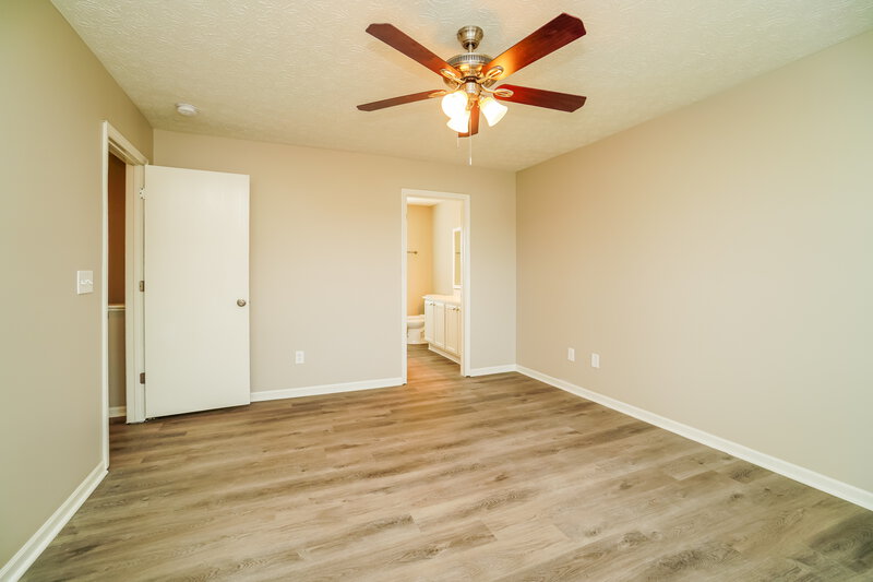 2,005/Mo, 3158 Kings Realm Ave Columbus, OH 43232 Main Bedroom View 2