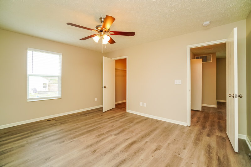 2,005/Mo, 3158 Kings Realm Ave Columbus, OH 43232 Main Bedroom View 3