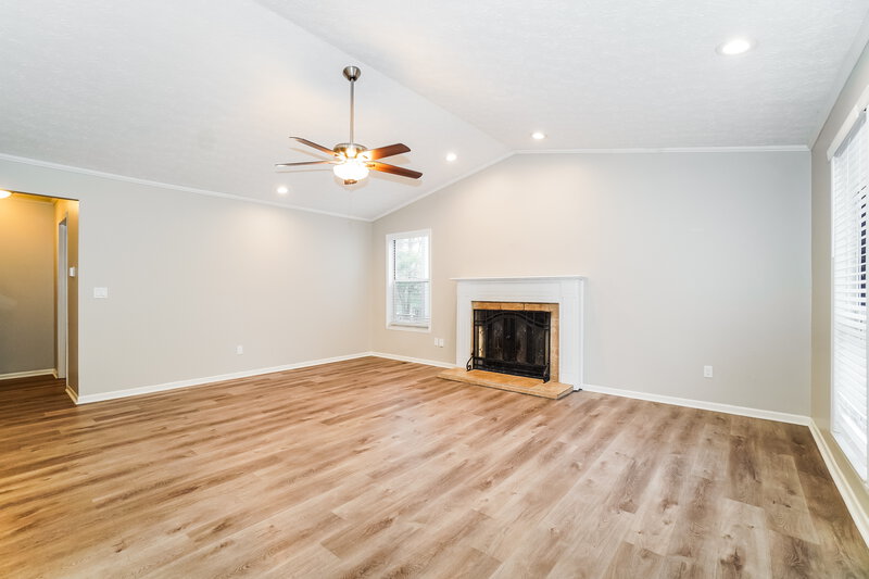 2,480/Mo, 3708 Fox Hunt Trl Columbus, OH 43221 Living Room View