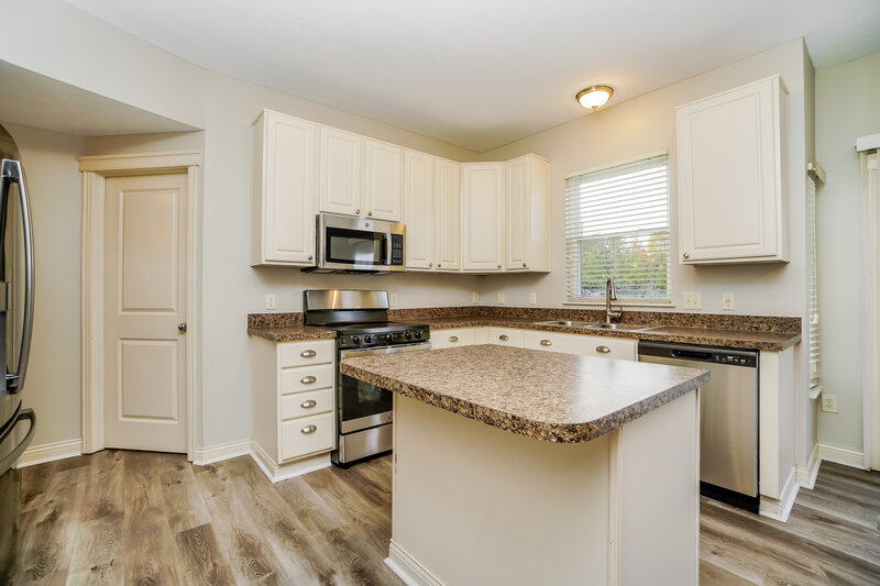 2,470/Mo, 608 Beckler Ln Delaware, OH 43015 Kitchen View
