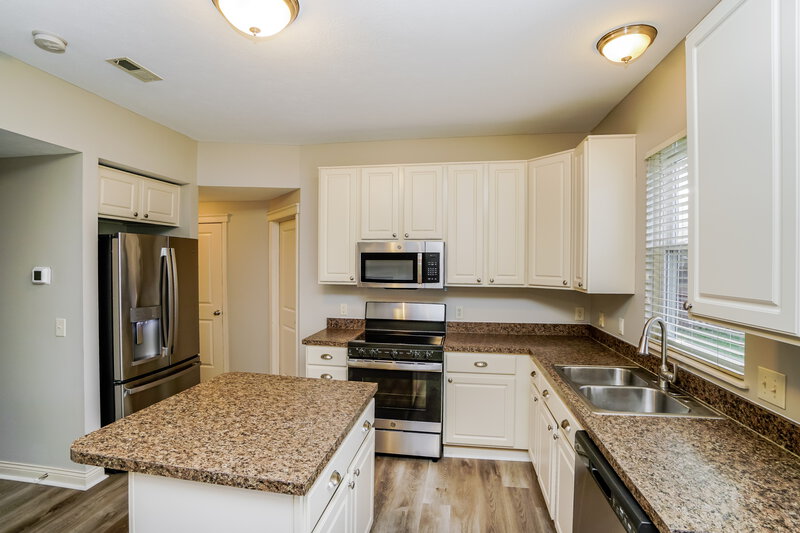 2,470/Mo, 608 Beckler Ln Delaware, OH 43015 Kitchen View 2