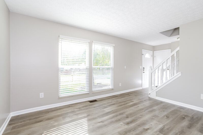 3,070/Mo, 5560 Deer Hill Dr Galloway, OH 43119 Living Room View